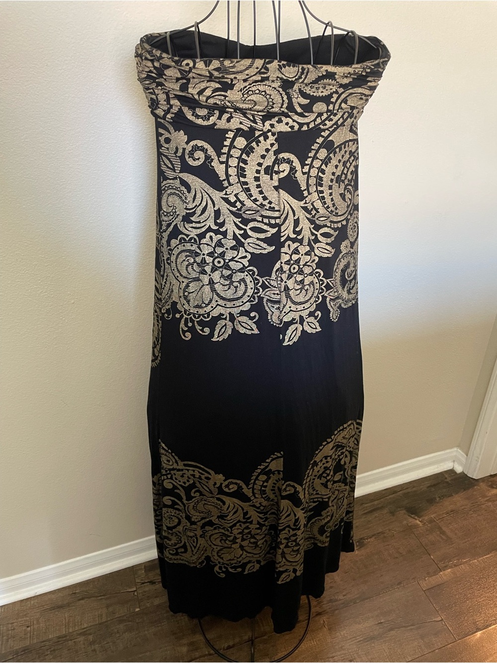 Strapless Black and Gold Metallic Paisley Maxi Dress - Picture 3 of 4